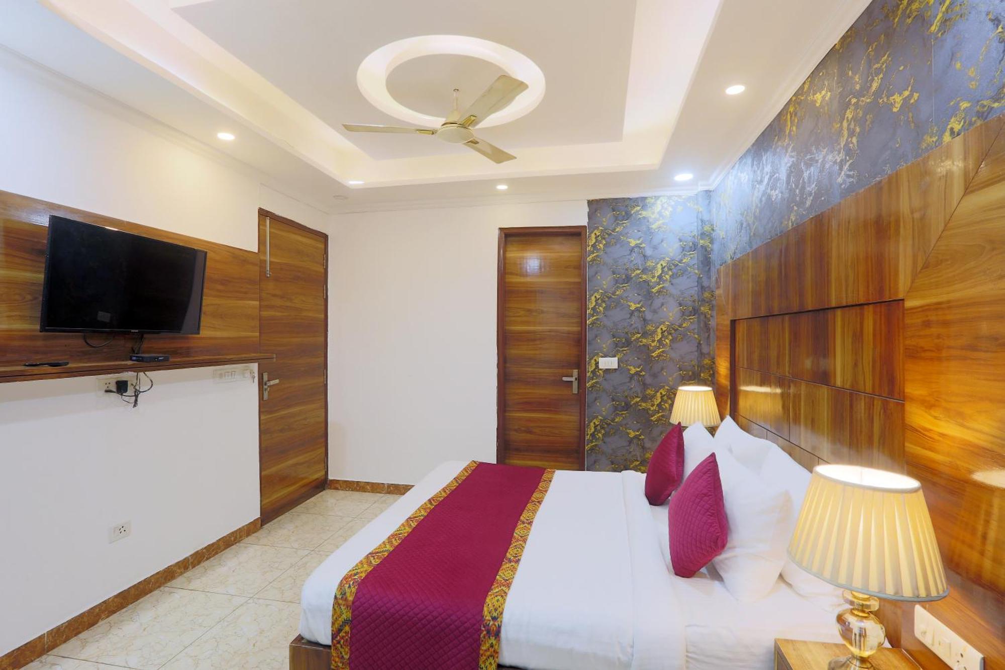 Luxury Near Igi Airport 4* New Delhi